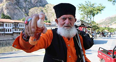 Kalpaklı asırlık çınar Amasya'nın son esansçısı