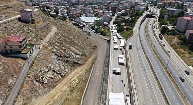 Kapalı halk pazarı otoparkı hizmete açıldı