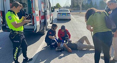 Karaman'da hafif ticari araçla çarpışan motosikletin sürücüsü yaralandı