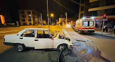 Karaman'da iki otomobilin çarpıştığı kaza ucuz atlatıldı