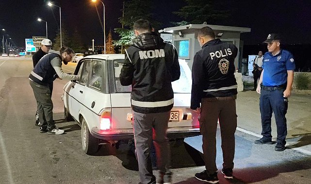 Karaman'da polisin denetimlerinde yakalanan 12 kişi tutuklandı