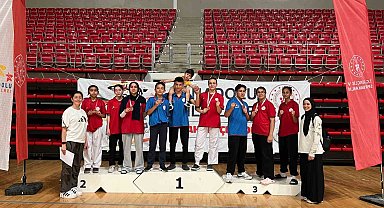 Karateciler Sivas'ın gururu oldular