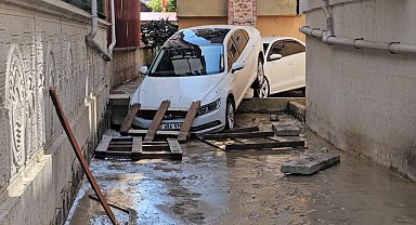 Kastamonu'da selin vurduğu ilçede temizlik çalışmaları sürüyor