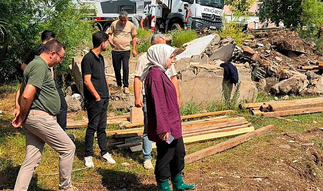 Kaymakam çizmeleriyle gündem oldu