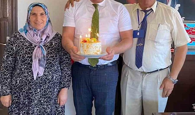 Kaymakama sürpriz doğum günü kutlaması