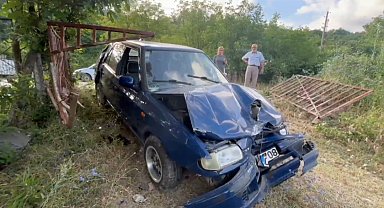 Kaza yapan sürücü aracını bırakıp uyumaya gitti