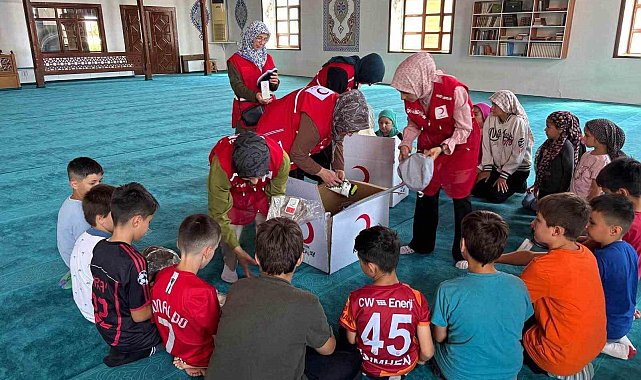 Kızılay'dan yaz Kur'an kurslarındaki çocuklara sürpriz