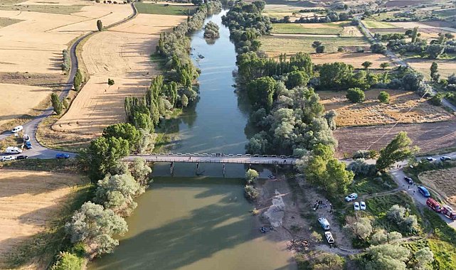 Kızılırmak Nehri'nde çırpınan çocuğunu kurtarmak için suya giren baba kayboldu