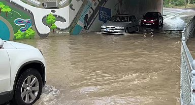 Kocaeli'de sağanak alt geçidi suyla doldurdu