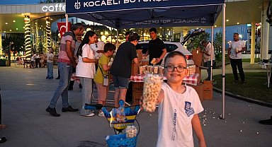 Kocaeli'de yaz akşamları müzik ve sinema rüzgarıyla renklendi