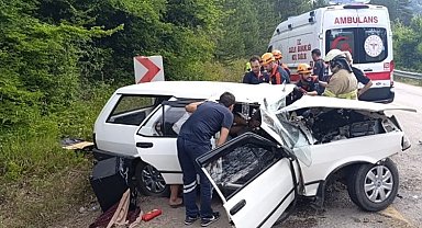 Kontrolden çıkan tırın dorsesi faciaya neden oldu: 1 ölü 2 yaralı