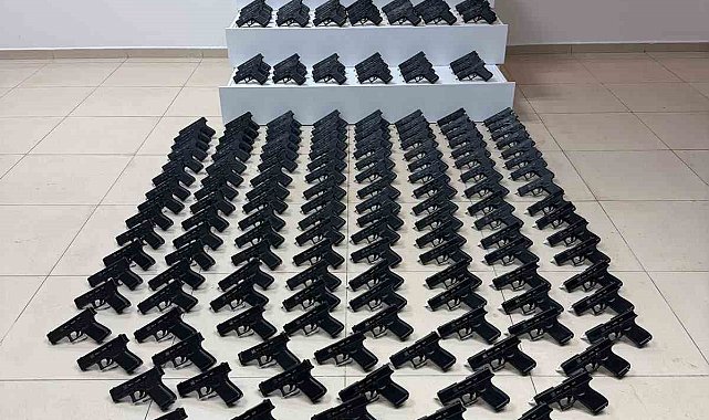 Konya'da polisten kaçakçılık operasyonu: 228 adet ruhsatsız tabanca ele geçirildi