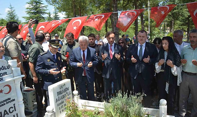 Korkuteli'nde 15 Temmuz şehidi Yasin Naci Ağaroğlu, mezarı başında anıldı