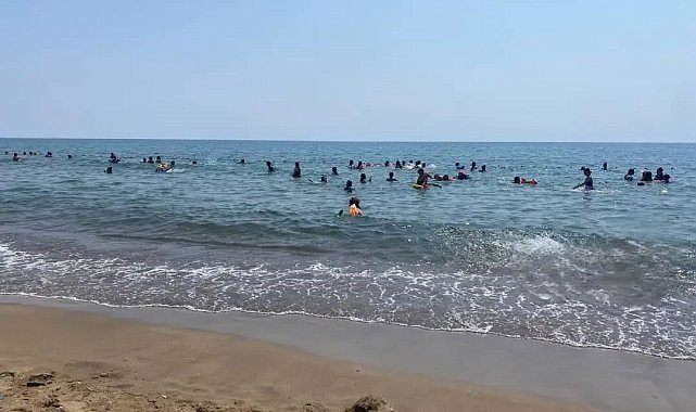Koruma altındaki çocuklar deniz kampında moral depoladı