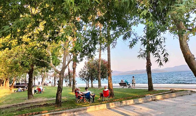Köyceğiz'de sıcak hava etkili oluyor