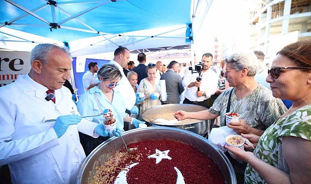 Küçükçekmece Belediyesi'nden Muharrem ayında aşure ikramı