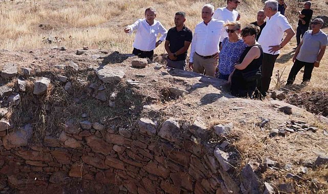 Küçükköy'ün tarihi yel değirmenleri yeniden ayağa kalkıyor