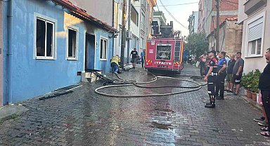 Küçükkuyu'da ev yangını: 1 kişi yaralandı