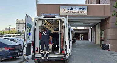 Kumaş tıraşlama makinesine elini kaptıran işçi yaralandı