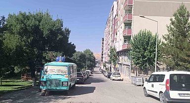 Kurtalan'da sıcak hava sokakları boşalttı