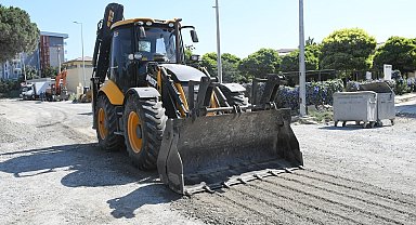Kuşadası'nda sıcak asfalt çalışması