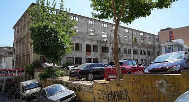 Mahkeme kararlarıyla ayakta kalan çarşı için çözüm çağrısı