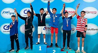 Malatya U14 Greko-Romen Takımı Türkiye şampiyonu oldu