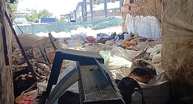 Malatya'da halk sağlığını tehdit eden ruhsatsız kayısı deposuna mühür