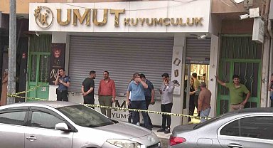Maltepe'de silahlı kuyumcu soygunu: Şüpheliler altınlarla kaçtı