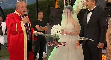 Manisa'da düğüne damga vuran nikah mizanseni