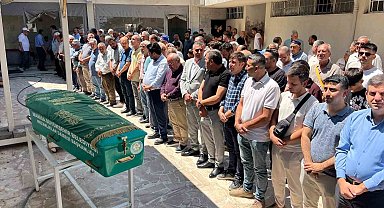 Manisa'daki feci kazada hayatını kaybeden 2 kişi defnedildi