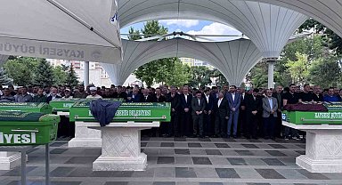 Mehmet Arar'ın babası toprağa verildi