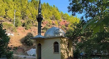Mersin'de 9 metrekarelik cami dikkat çekiyor