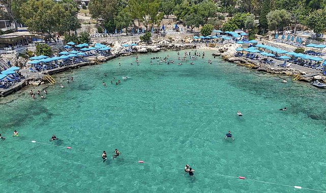 Mersin'de plajlar yaz sezonunda yoğun ilgi görüyor