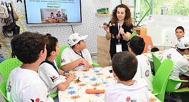 Meyve ve sebzelerin gücünü kullanarak araç tasarladılar