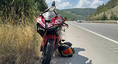 Motosiklet tıra arkadan çarptı: 2 yaralı