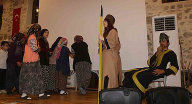 Nasrettin Hoca'nın memleketinde "Timur'un Filleri" sahnelendi