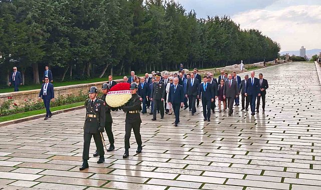 NATO heyetinden Anıtkabir'e ziyaret