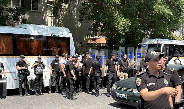 NATO karşıtı eylem yapan gruba gözaltı
