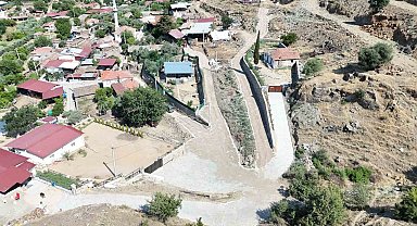 Nazilli Belediyesi Kırcaklı'da yolları yeniledi