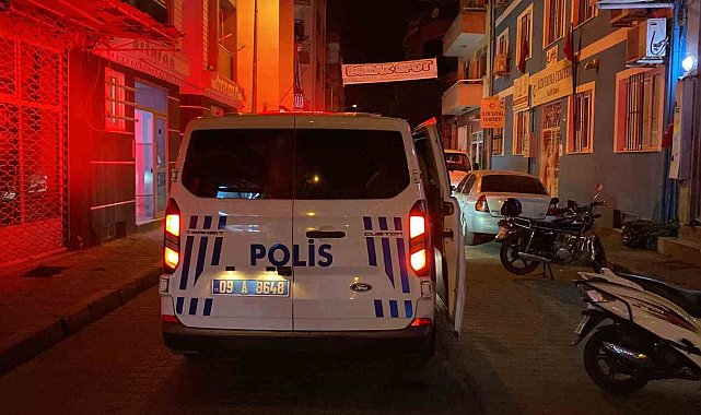 Nazilli'de bıçaklı kavga, kolundan yaralanan genç hastaneye kaldırıldı
