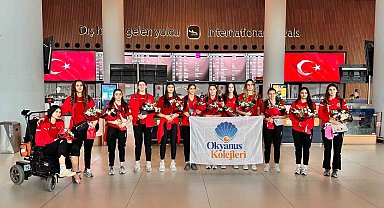 Okyanus Koleji Kız Voleybol Milli Takımı dünya ikincisi oldu