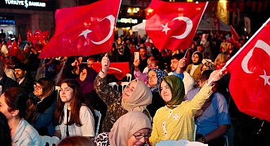 Ordu meydana sığmadı