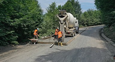 Ordu'da 3 ilçeye hizmet verecek grup yolunda beton yol çalışması başladı