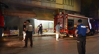 Ordu'da yanan fındık kabuğu çuvalı iş yerini dumana boğdu