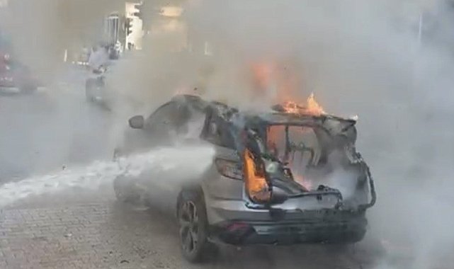Osmaniye'de seyir halindeki otomobil yandı