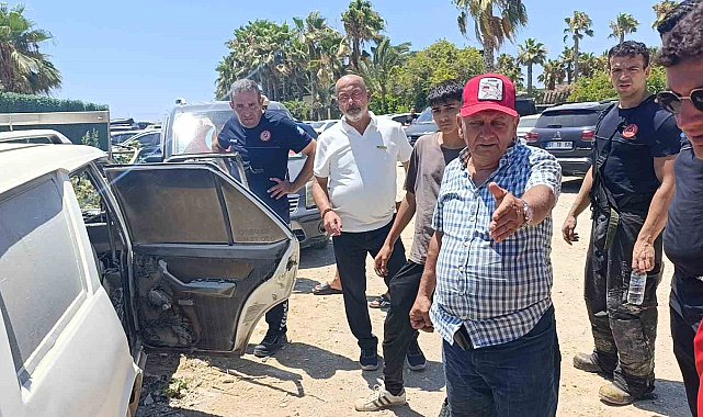 Otele ölçü almaya gitti, geri döndüğünde aracını yanmış halde buldu