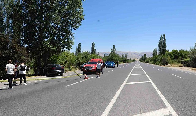 Otomobil ağaca çarptı: 2 ölü, 4 ağır yaralı