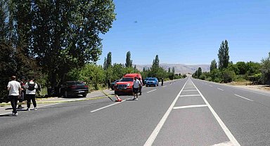 Otomobil ağaca çarptı: 2 ölü, 4 ağır yaralı