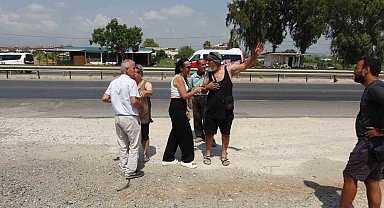 Otomobil ile motosiklet çarpıştı, görgü tanığı ile sürücü kazayı tartıştı